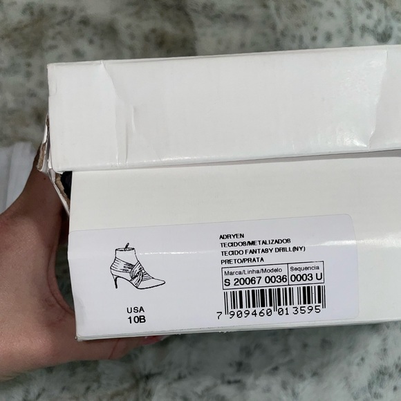 ๐ BNIB Schutz | Adryen Glitter Booties | Prata Silver | Pointed Toe - Picture 15 of 15